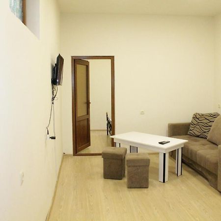 Tempus Hotel-Hostel Erivan Dış mekan fotoğraf